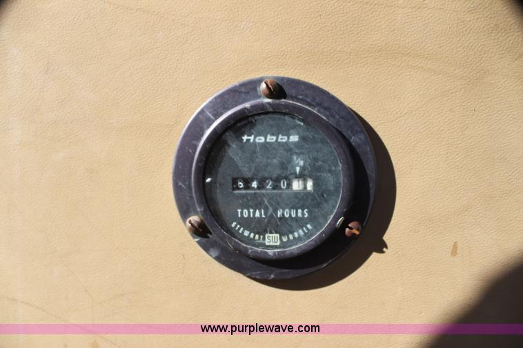 image for item F3390 1984 Caterpillar 225 LC excavator