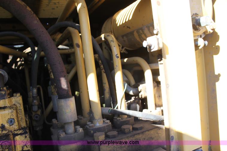 image for item F3390 1984 Caterpillar 225 LC excavator