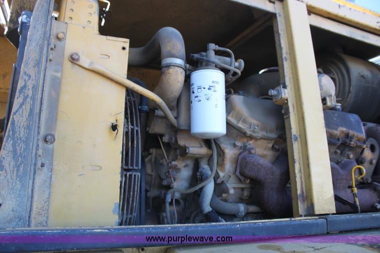 image for item F3390 1984 Caterpillar 225 LC excavator