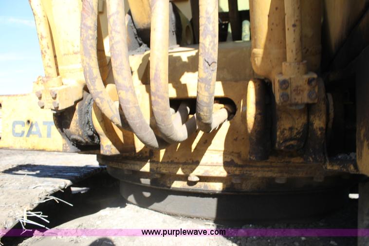 image for item F3390 1984 Caterpillar 225 LC excavator