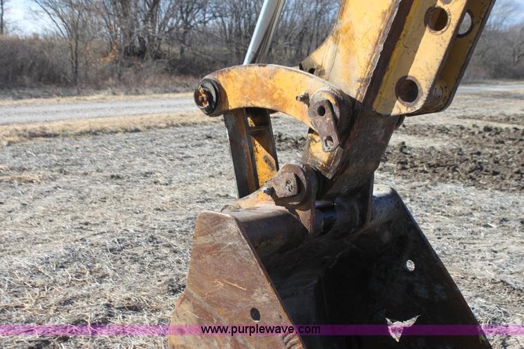image for item F3390 1984 Caterpillar 225 LC excavator