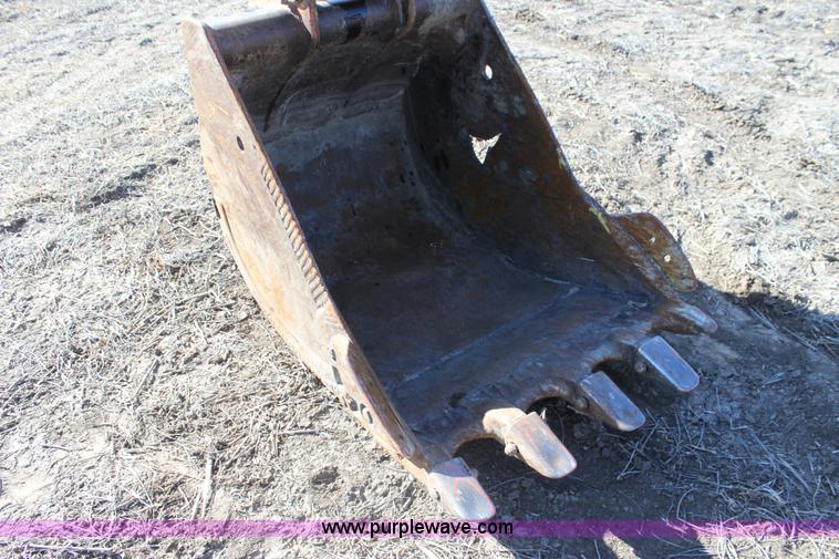 image for item F3390 1984 Caterpillar 225 LC excavator