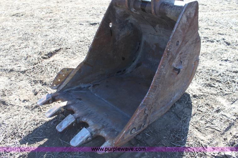 image for item F3390 1984 Caterpillar 225 LC excavator