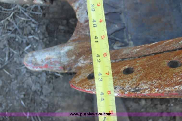 image for item F3390 1984 Caterpillar 225 LC excavator