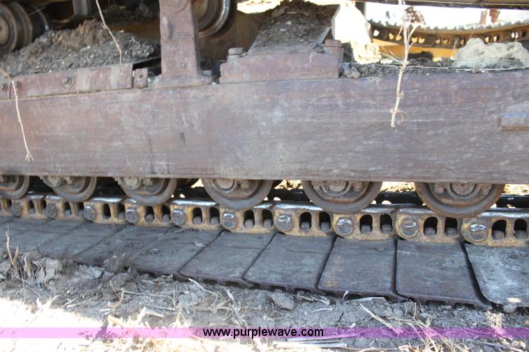 image for item F3390 1984 Caterpillar 225 LC excavator