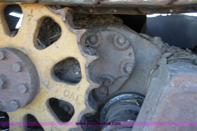 image for item F3390 1984 Caterpillar 225 LC excavator