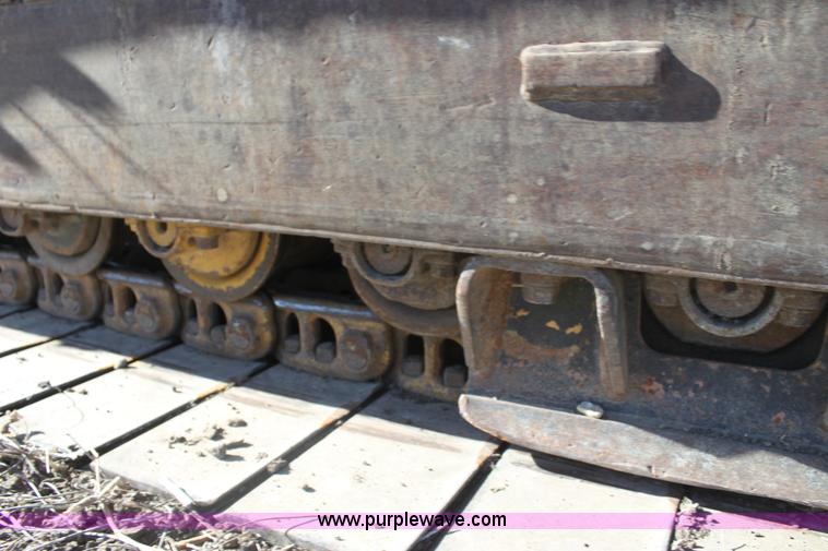image for item F3390 1984 Caterpillar 225 LC excavator