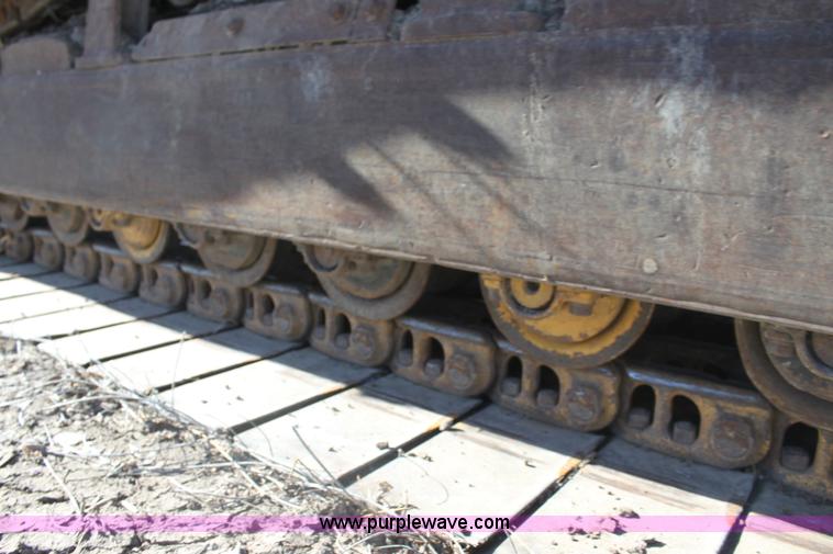 image for item F3390 1984 Caterpillar 225 LC excavator