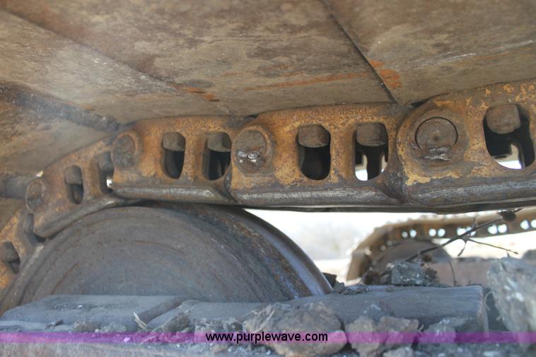 image for item F3390 1984 Caterpillar 225 LC excavator