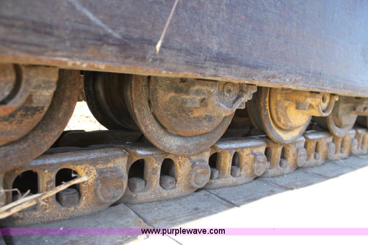 image for item F3390 1984 Caterpillar 225 LC excavator