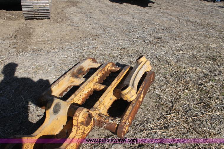 image for item F3390 1984 Caterpillar 225 LC excavator