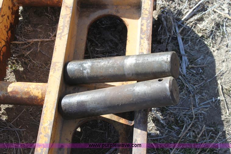 image for item F3390 1984 Caterpillar 225 LC excavator