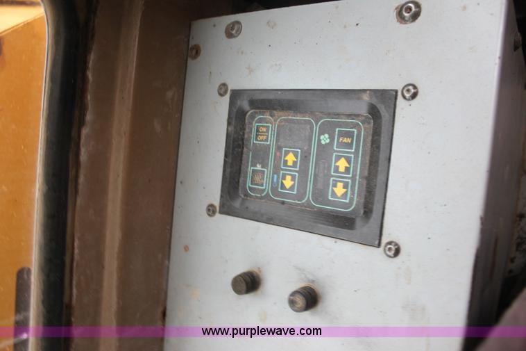 image for item F3400 1994 Kawasaki 90Z III wheel loader