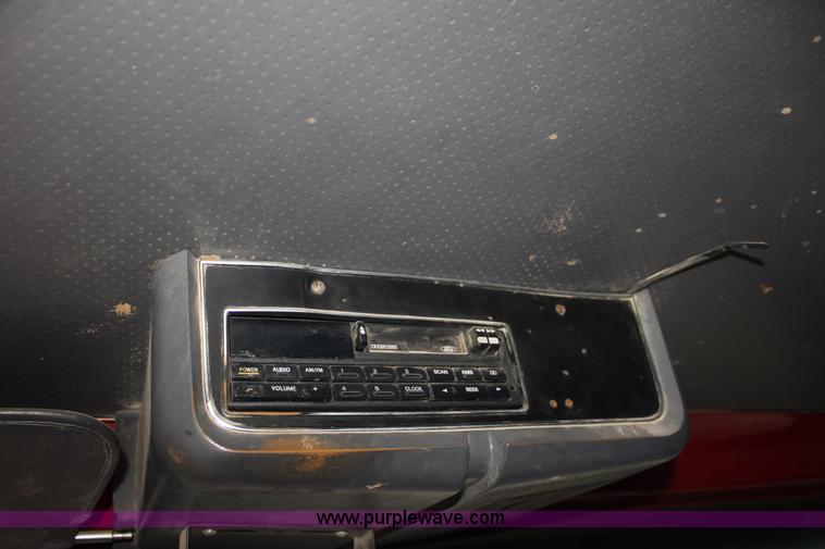 image for item F3401 1989 Ford LT8000 water truck