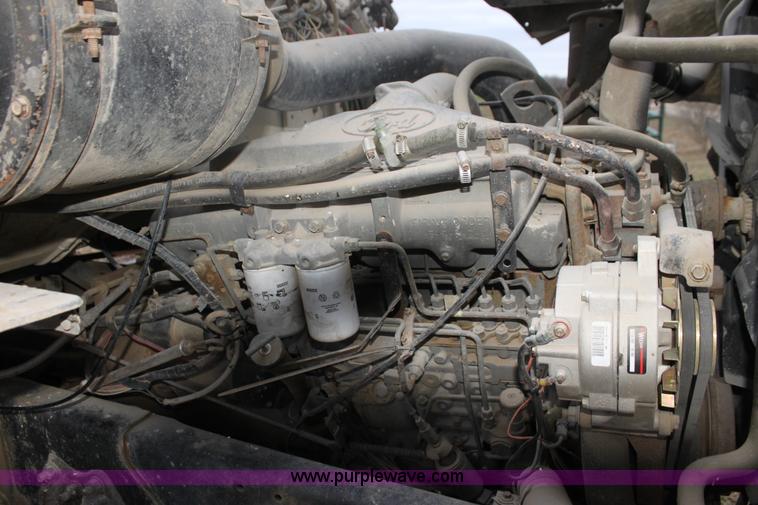 image for item F3401 1989 Ford LT8000 water truck