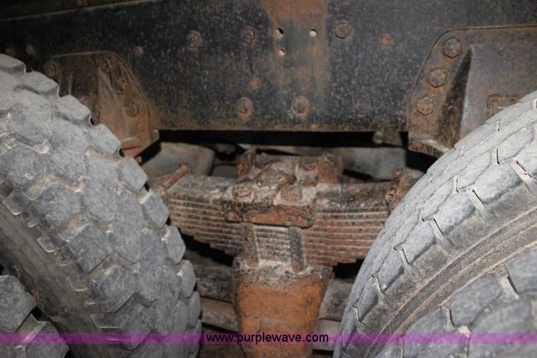 image for item F3401 1989 Ford LT8000 water truck