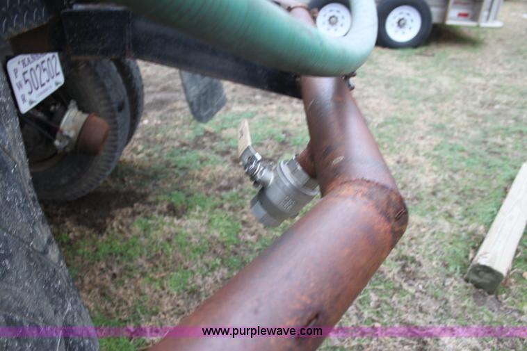 image for item F3401 1989 Ford LT8000 water truck