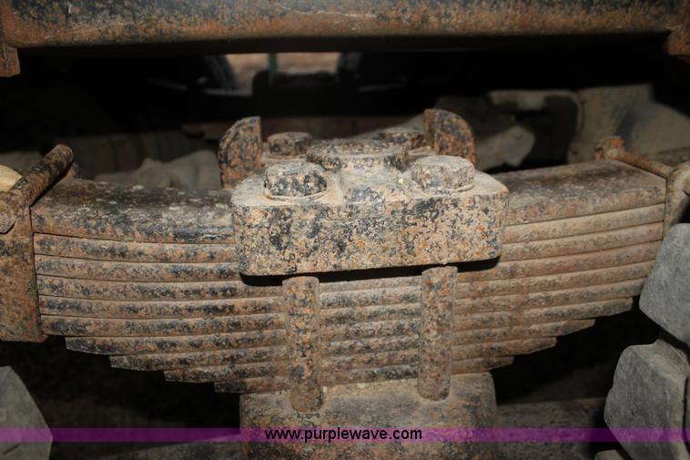 image for item F3401 1989 Ford LT8000 water truck