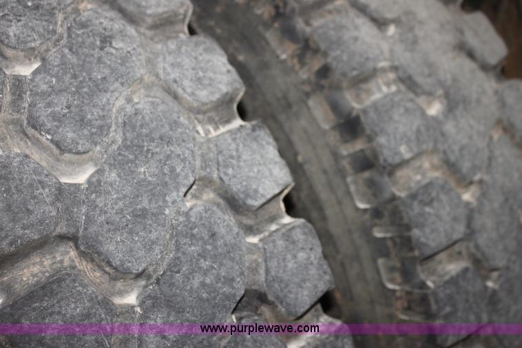 image for item F3401 1989 Ford LT8000 water truck