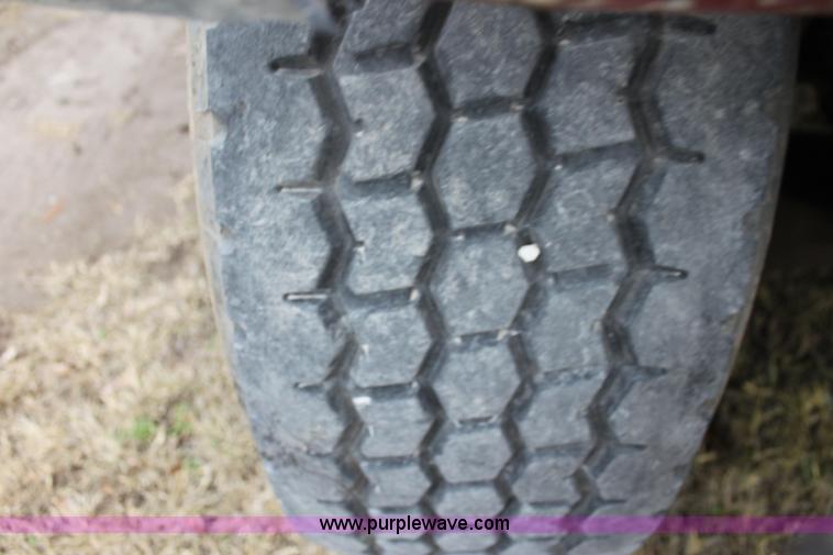 image for item F3401 1989 Ford LT8000 water truck