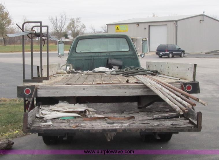 image for item F8893 1977 Dodge 500 flatbed truck