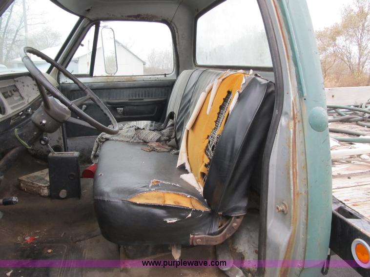 image for item F8893 1977 Dodge 500 flatbed truck
