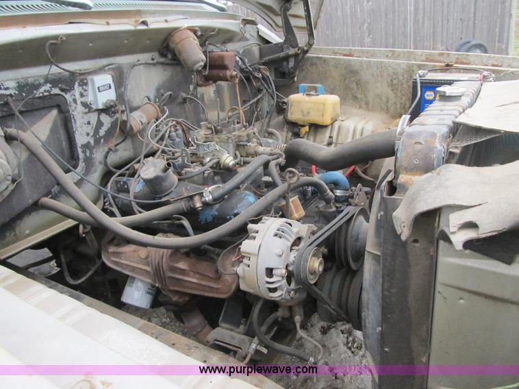 image for item F8893 1977 Dodge 500 flatbed truck