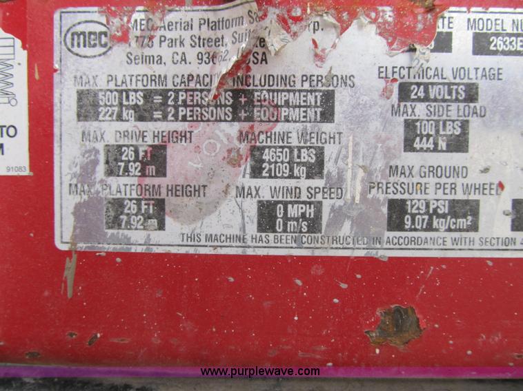 image for item F8909 2006 Mec 2633ES electric scissor lift