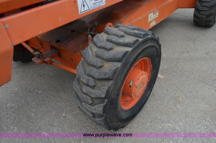 image for item F8914 2007 Snorkel TB60 boom lift
