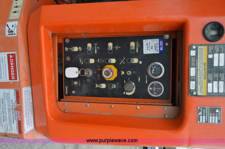 image for item F8914 2007 Snorkel TB60 boom lift