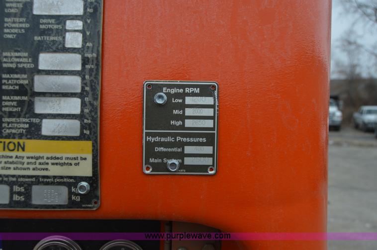 image for item F8914 2007 Snorkel TB60 boom lift