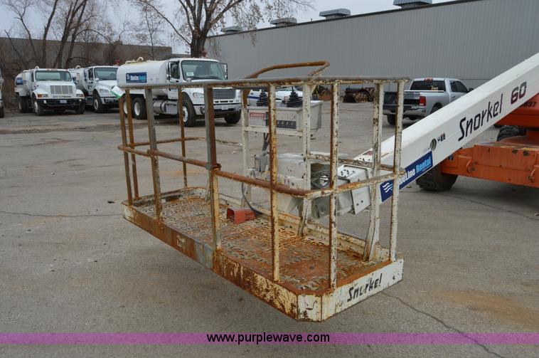 image for item F8914 2007 Snorkel TB60 boom lift