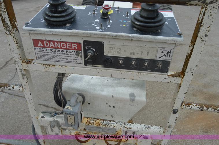 image for item F8914 2007 Snorkel TB60 boom lift