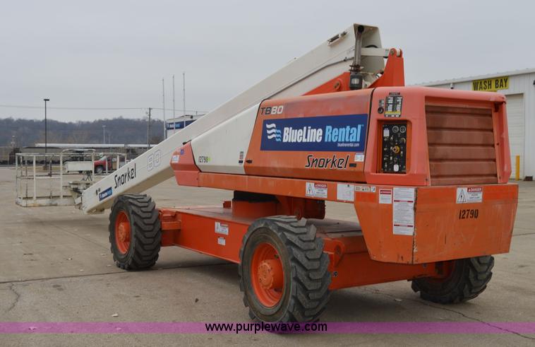 image for item F8916 2007 Snorkel TB80 boom lift