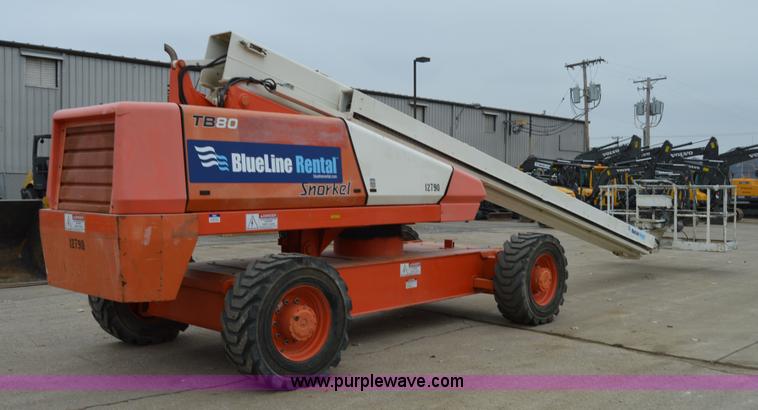 image for item F8916 2007 Snorkel TB80 boom lift