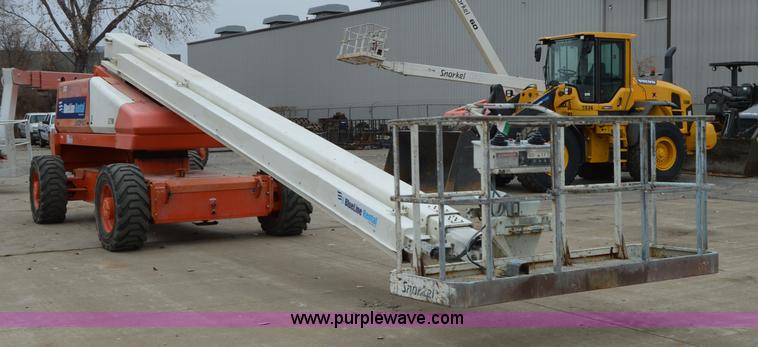 image for item F8916 2007 Snorkel TB80 boom lift