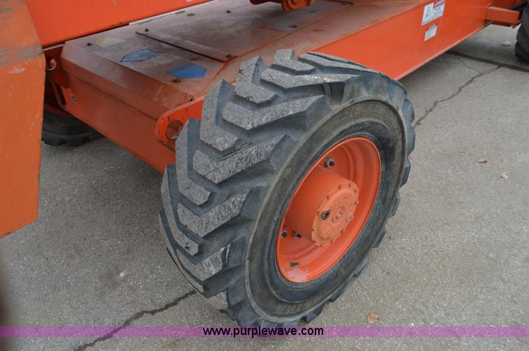 image for item F8916 2007 Snorkel TB80 boom lift