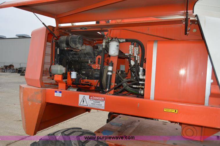 image for item F8916 2007 Snorkel TB80 boom lift