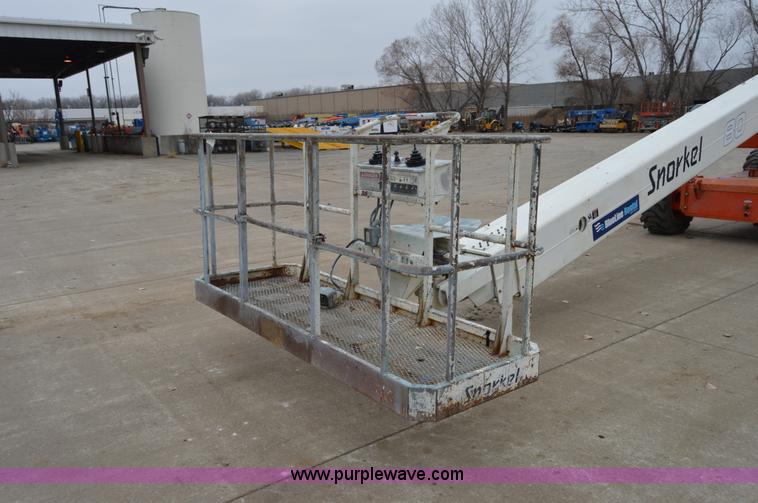 image for item F8916 2007 Snorkel TB80 boom lift