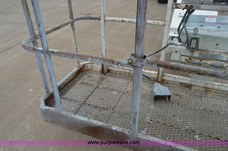 image for item F8916 2007 Snorkel TB80 boom lift