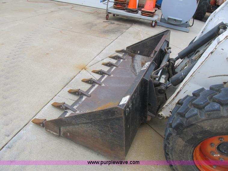 image for item F8929 2002 Bobcat S250 skid steer