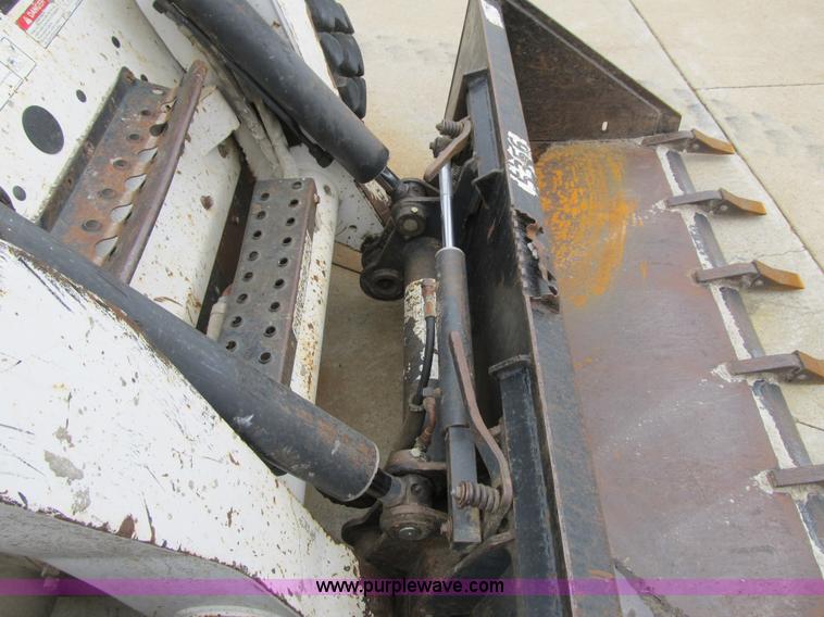image for item F8929 2002 Bobcat S250 skid steer