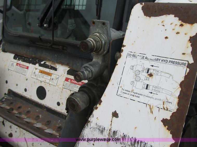 image for item F8929 2002 Bobcat S250 skid steer