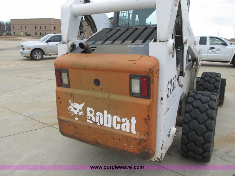 image for item F8929 2002 Bobcat S250 skid steer