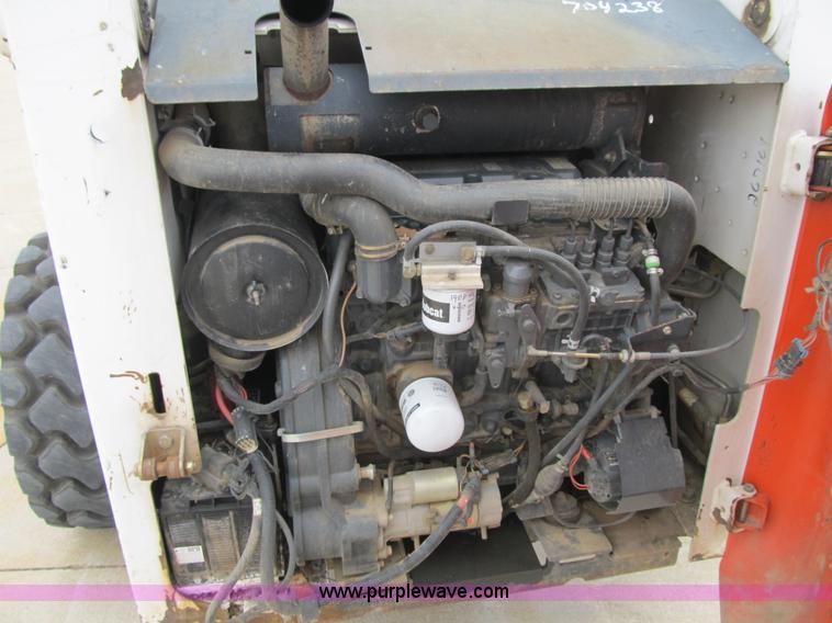 image for item F8929 2002 Bobcat S250 skid steer