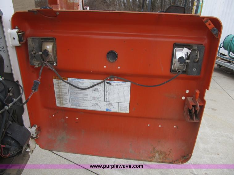 image for item F8929 2002 Bobcat S250 skid steer