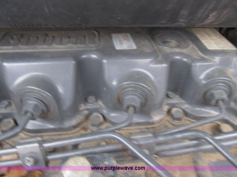 image for item F8929 2002 Bobcat S250 skid steer