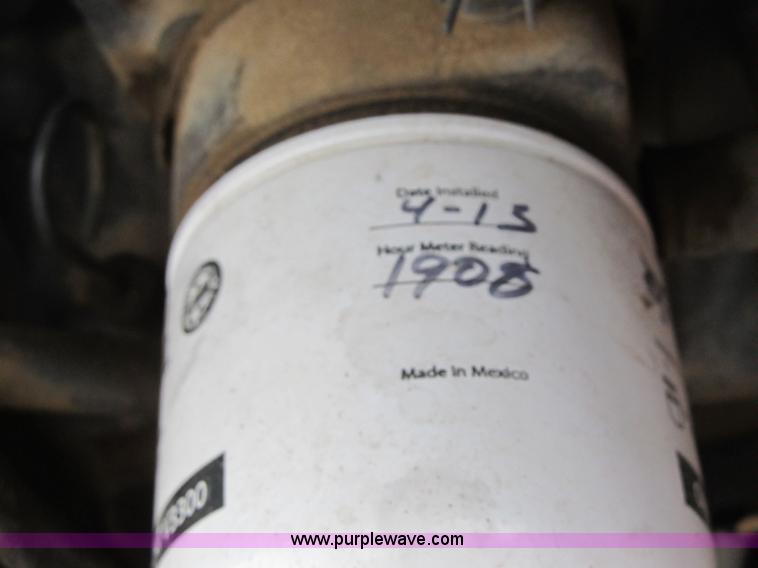 image for item F8929 2002 Bobcat S250 skid steer