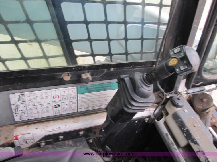 image for item F8929 2002 Bobcat S250 skid steer