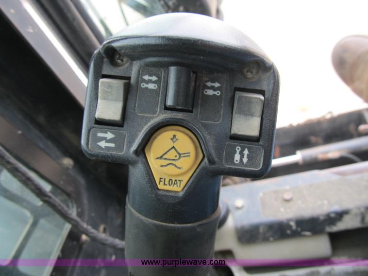 image for item F8929 2002 Bobcat S250 skid steer